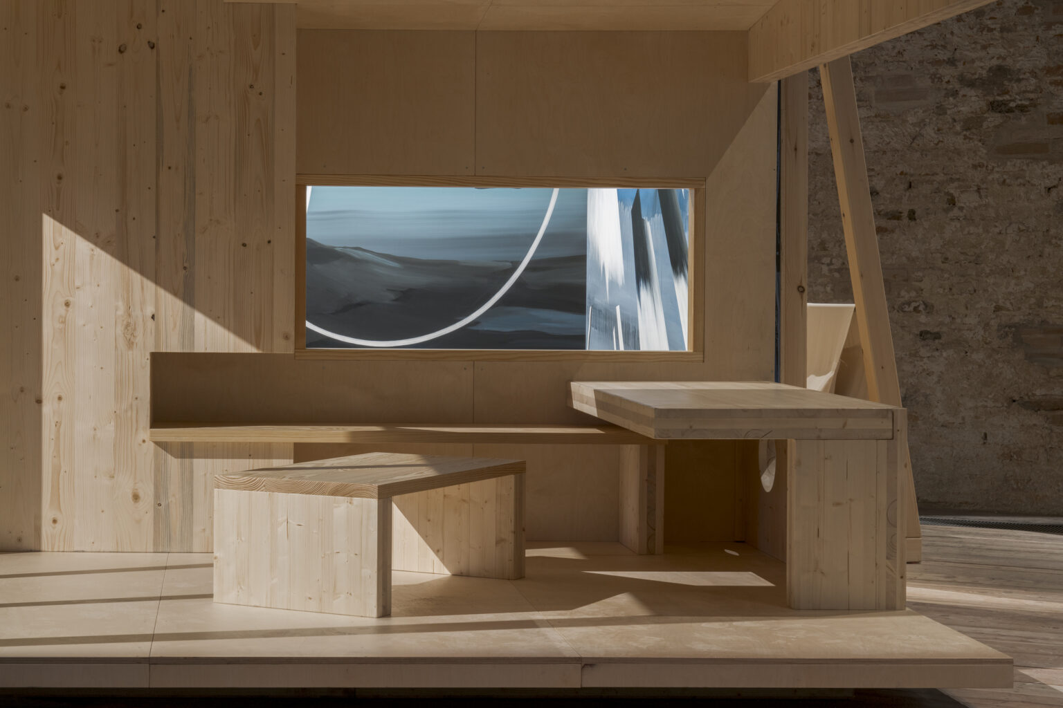 Vues d'exposition, "Tina Gillen. Faraway So Close", Pavillon du Luxembourg, La Biennale di Venezia 2022. Photo : Florian Kleinefenn. Courtesy de l'artiste et Mudam Luxembourg – Musée d’Art Moderne Grand-Duc Jean