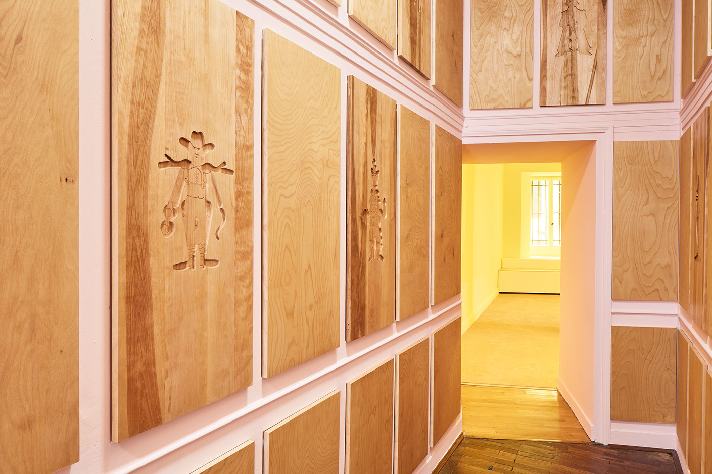 Vue de l’exposition Mike Bourscheid – Thank you so much for the flowers, 2017. 57th International Art Exhibition – La Biennale di Venezia. Copyright Mike Bourscheid. Photo : Luke Andrew Walker.