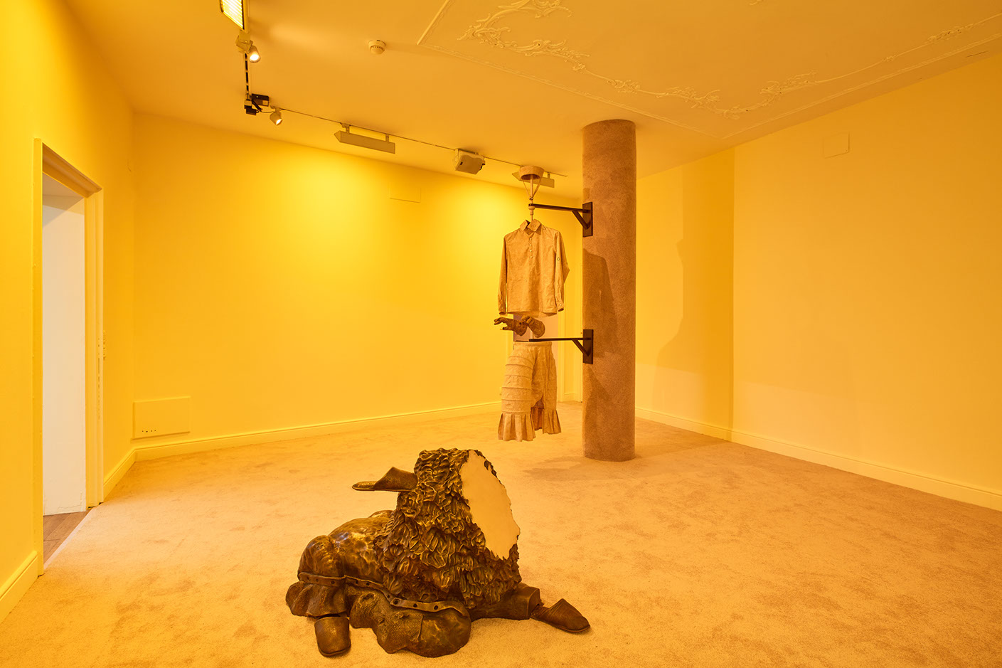 Vue de l’exposition Mike Bourscheid – Thank you so much for the flowers, 2017. 57th International Art Exhibition – La Biennale di Venezia. Copyright Mike Bourscheid. Photo : Luke Andrew Walker.