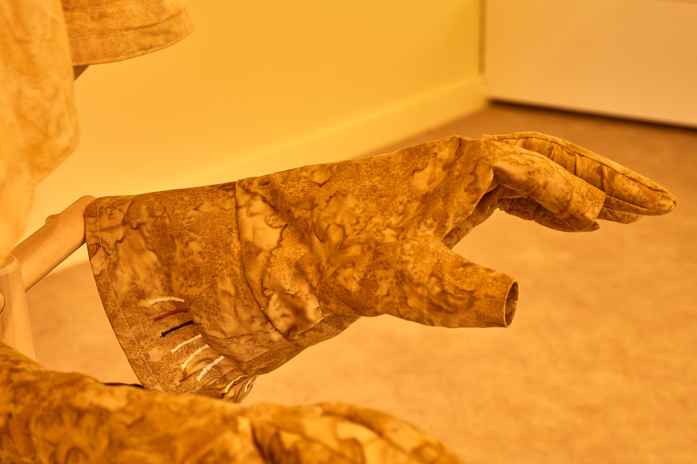 Vue de l’exposition Mike Bourscheid – Thank you so much for the flowers, 2017. 57th International Art Exhibition – La Biennale di Venezia. Copyright Mike Bourscheid. Photo : Luke Andrew Walker.