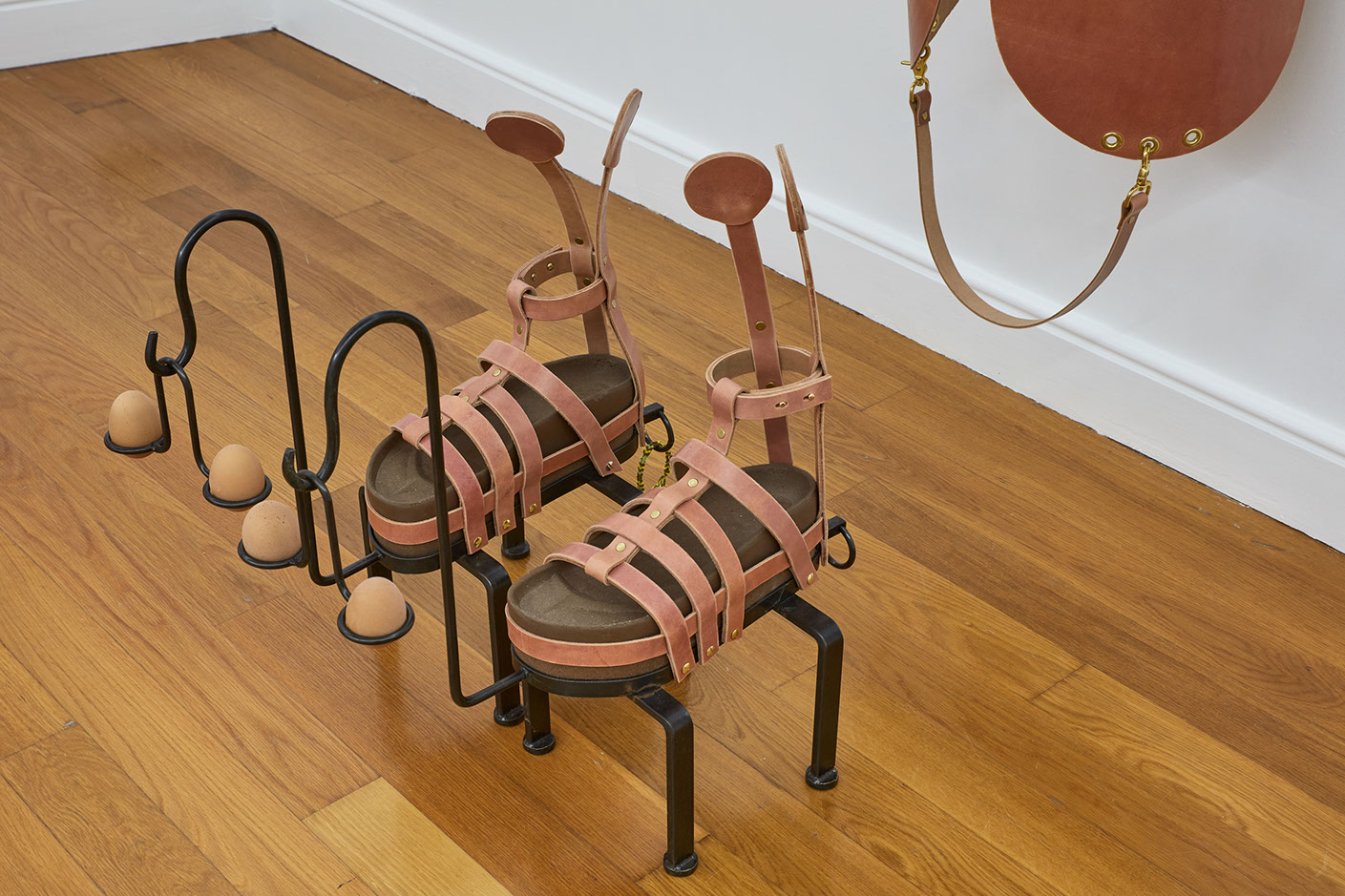 Vue de l’exposition Mike Bourscheid – Thank you so much for the flowers, 2017. 57th International Art Exhibition – La Biennale di Venezia. Copyright Mike Bourscheid. Photo : Luke Andrew Walker.